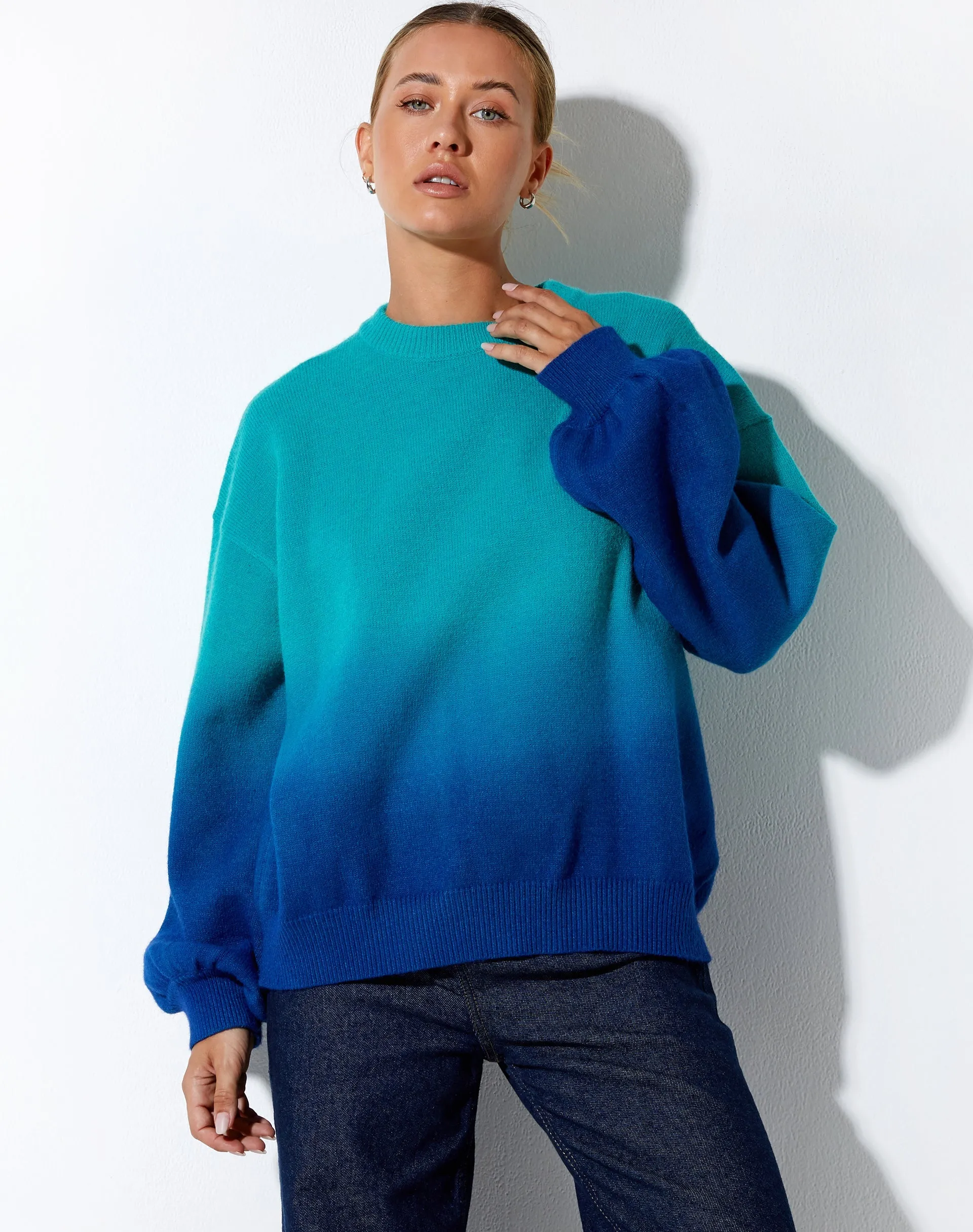 Akari Jumper in Gradient Blue