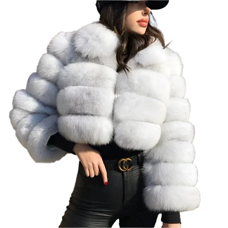 Casual Women’s Cropped Faux Fur Coat – Black & White Fluffy Puffer Jacket with Long Sleeves for Fall & Winter Outwear