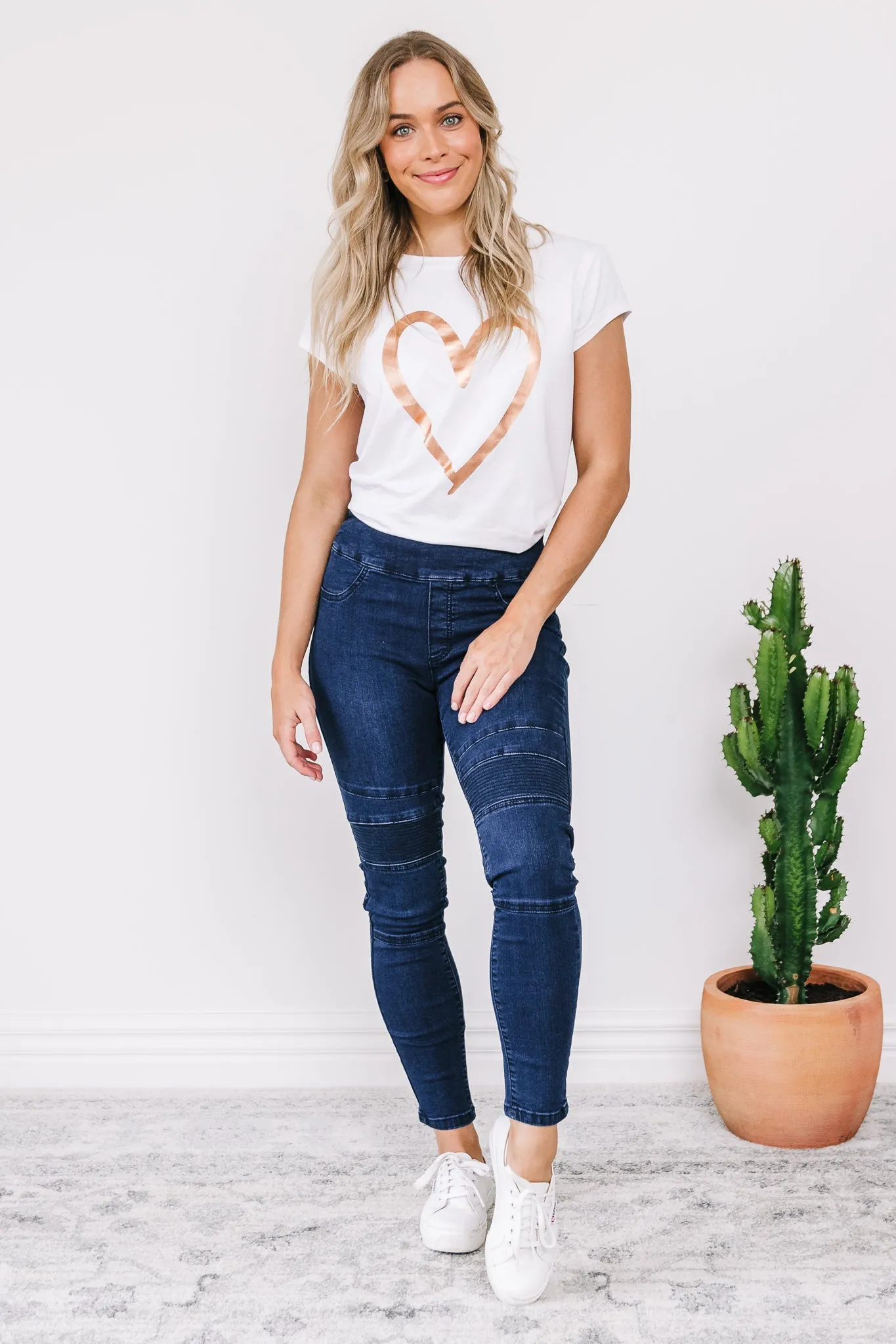 Dee Pull Up Jeans - Dark Wash