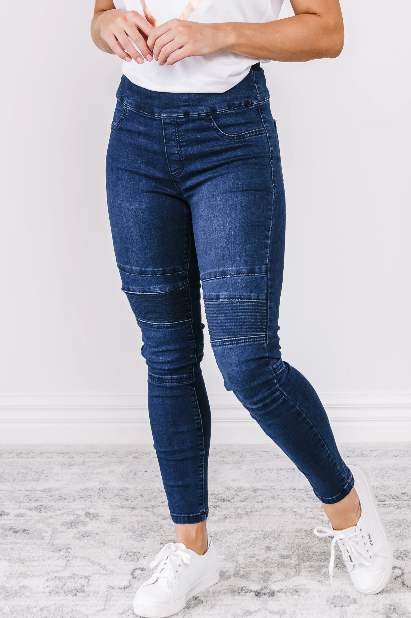 Dee Pull Up Jeans - Dark Wash