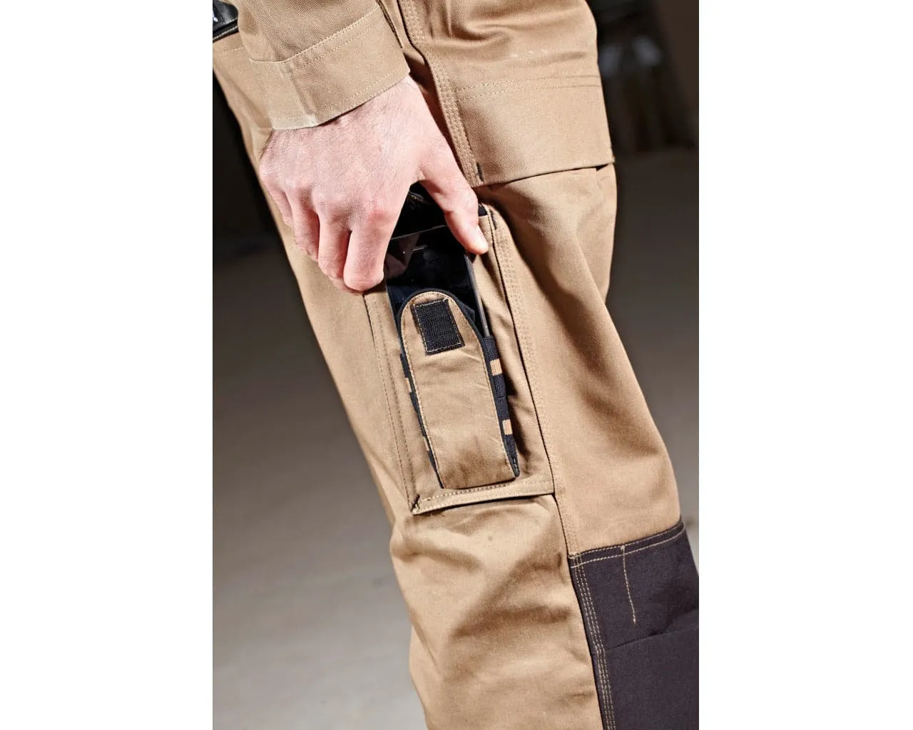 Dickies WD4930 Grafter Duo Tone Cordura Knee Pad Work Trousers Khaki