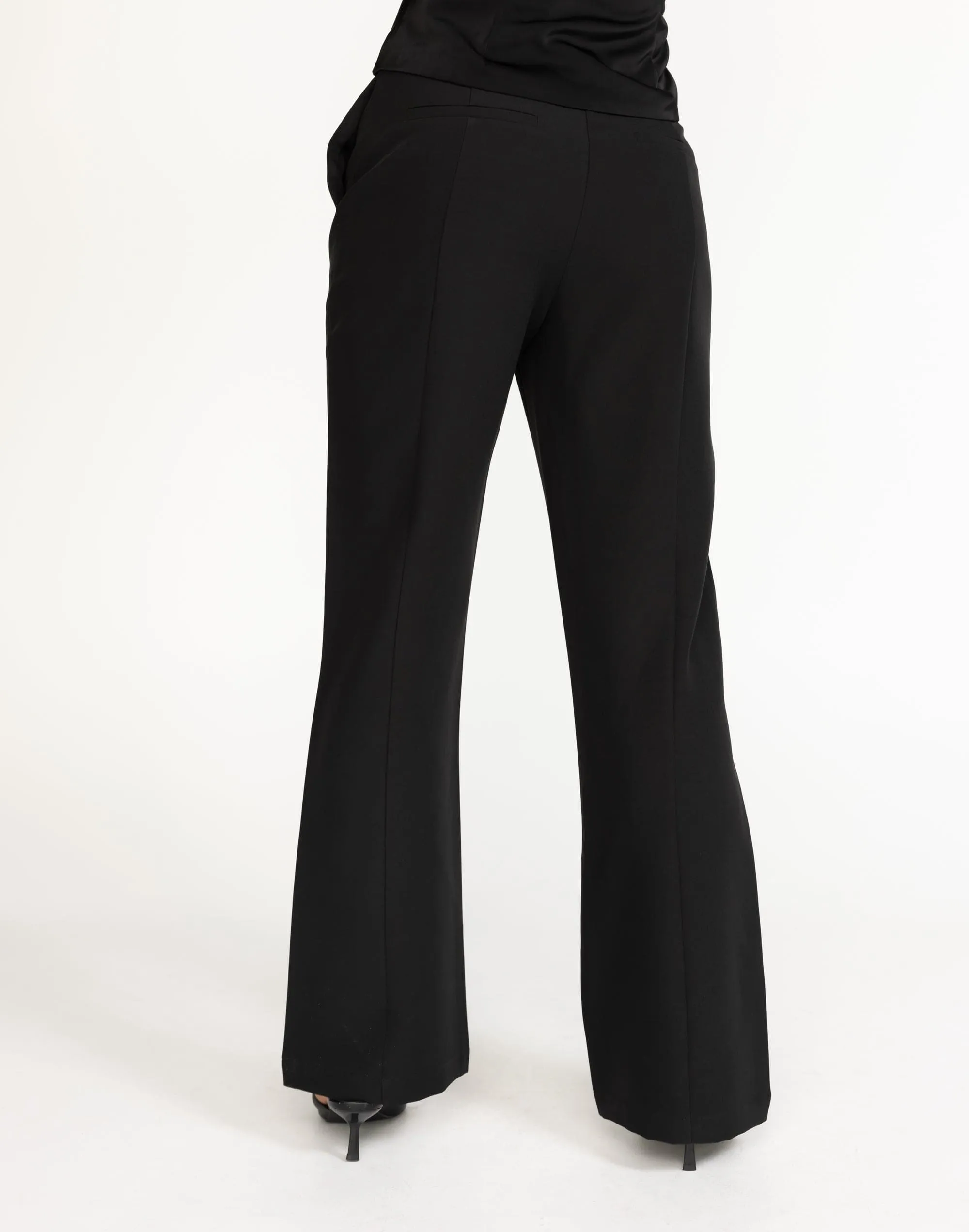 Lola Bootleg Pants (Black)