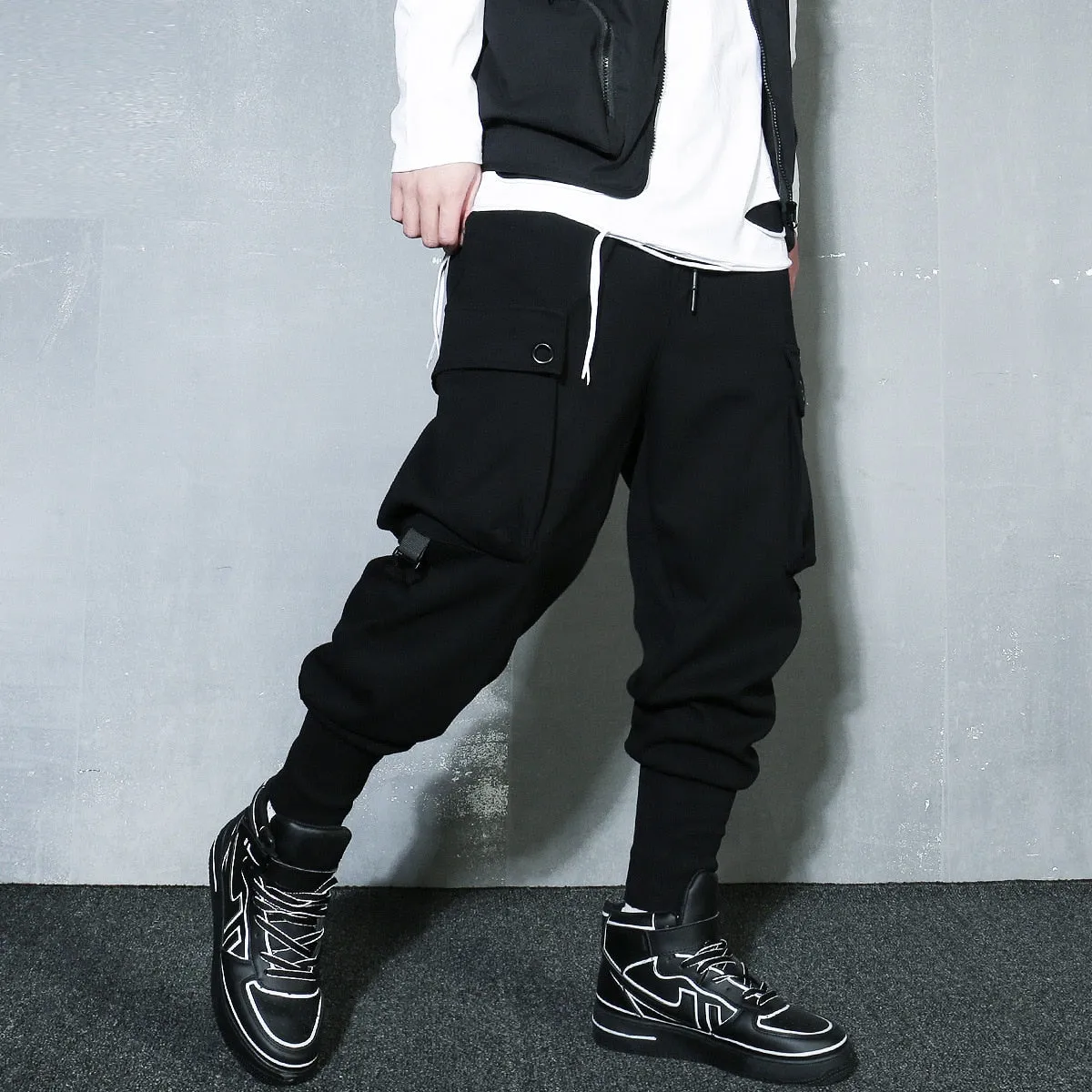 Men Hip Hop Harem Pants Streetwear Elastic Waist Trousers Joggers Multi-pocket Black Sweatpants Men's Clothing WB528