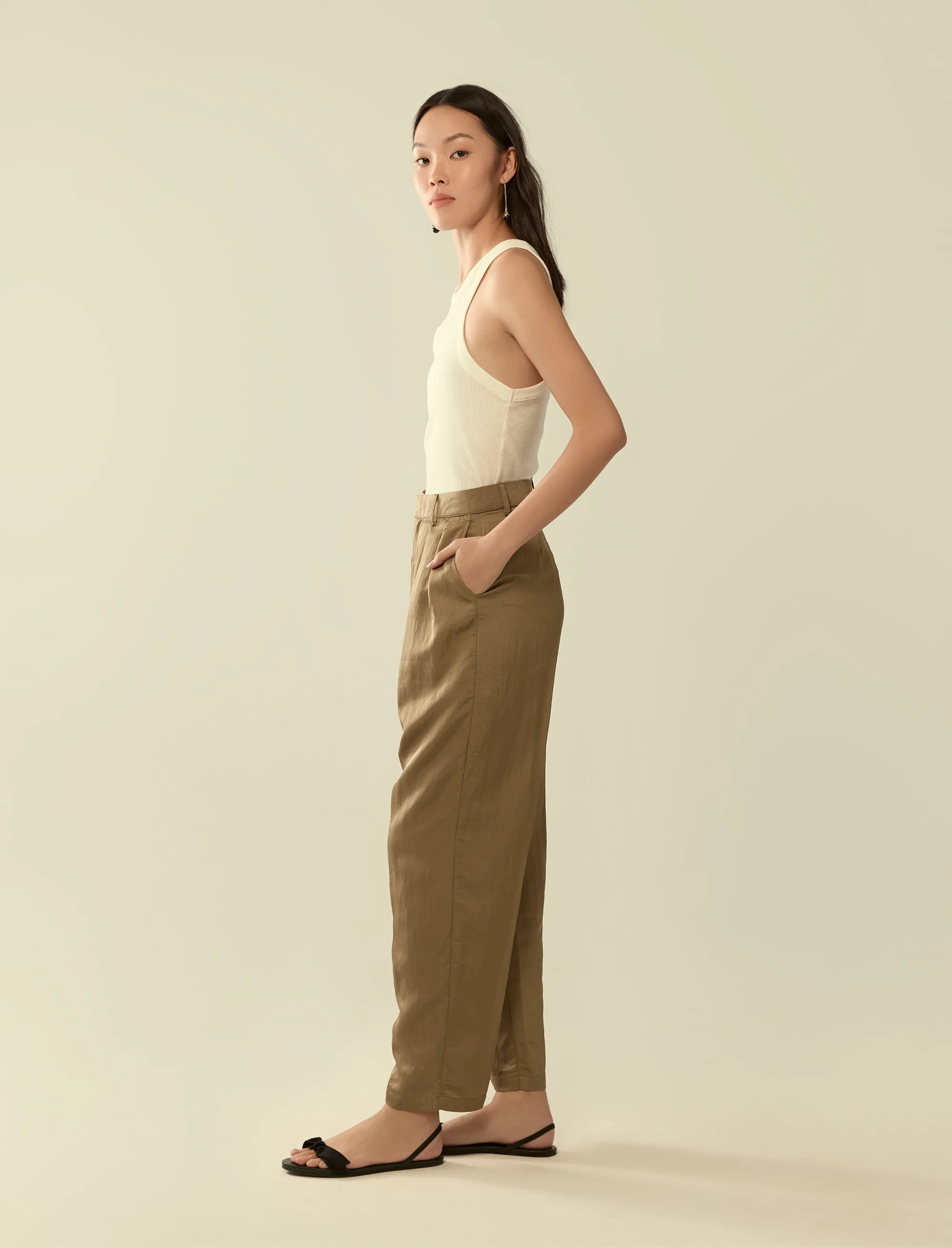 relaxed fit pleated trousers