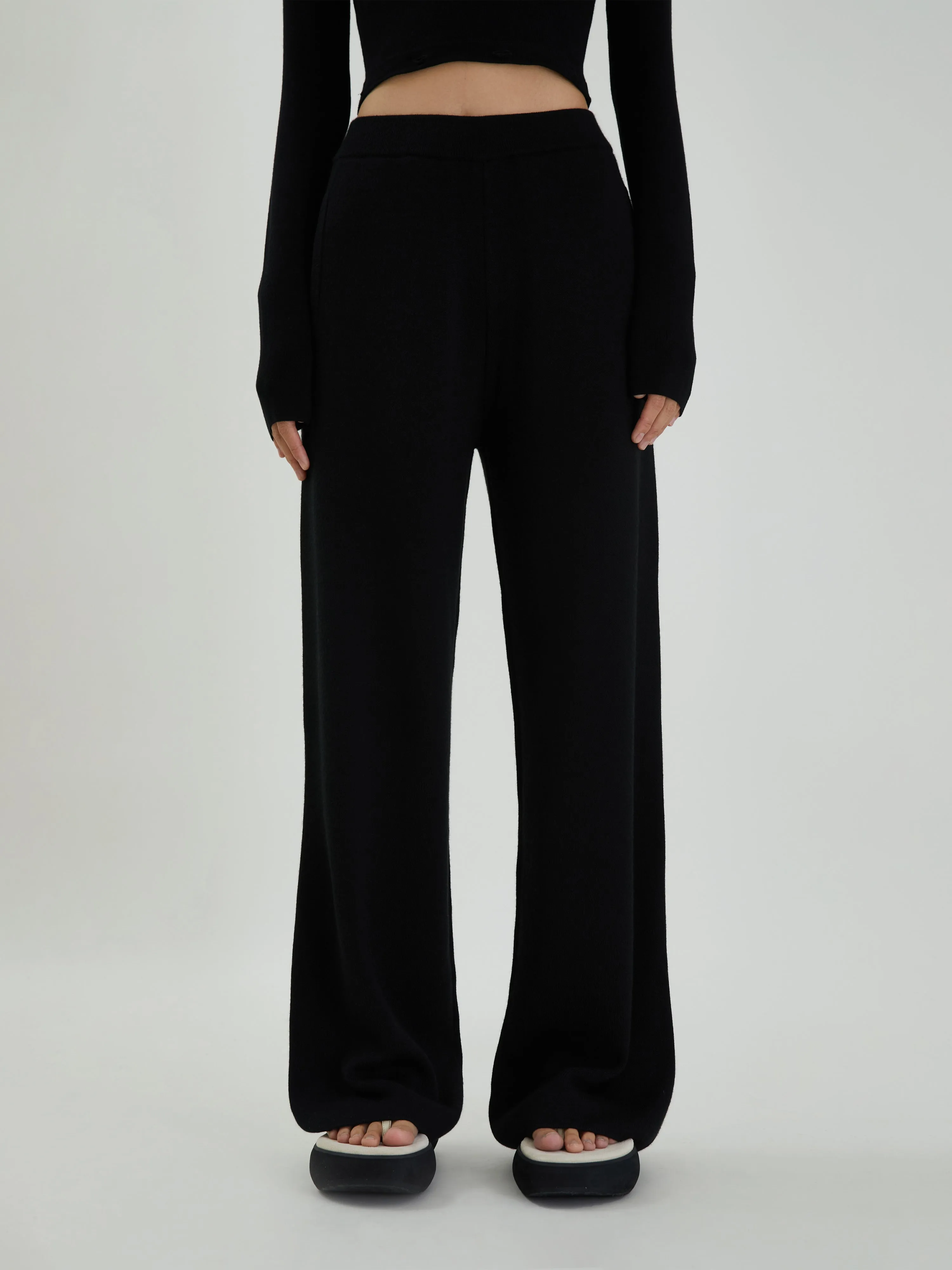 Wool Skin-close Knit Wide Leg Black Trousers